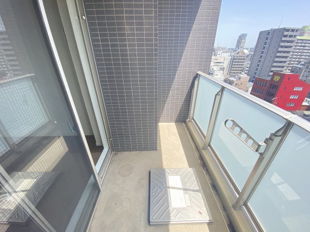 バルコニー　お洗濯にも便利なバルコニー付き