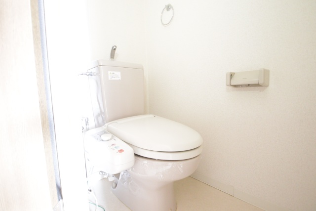 トイレ　※写真は別室の参考写真です。現況優先。