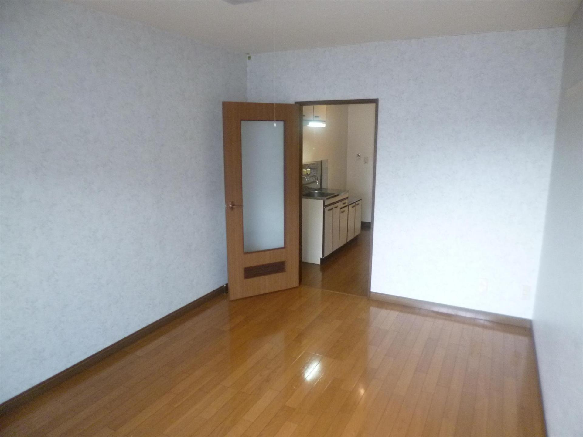 その他部屋・スペース　キッチンからの扉があるので暖気も逃げません！