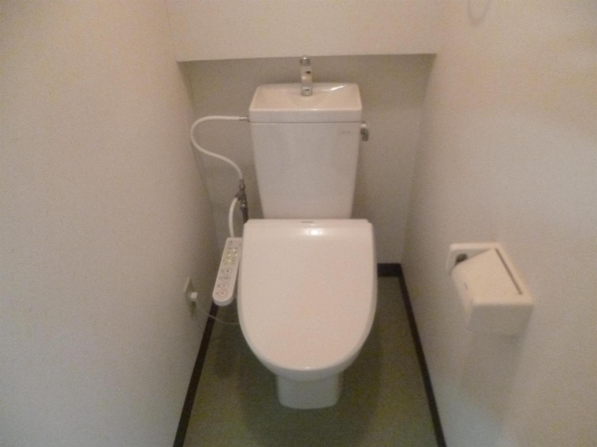 トイレ　温水洗浄暖房便座で冬でも快適です！