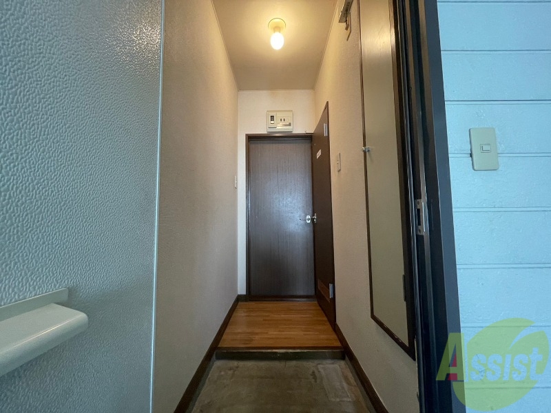 玄関　玄関の様子です。明るい印象ですね。気分もあがりそう。