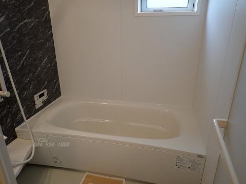 バス・シャワールーム　追焚付広々一坪バス