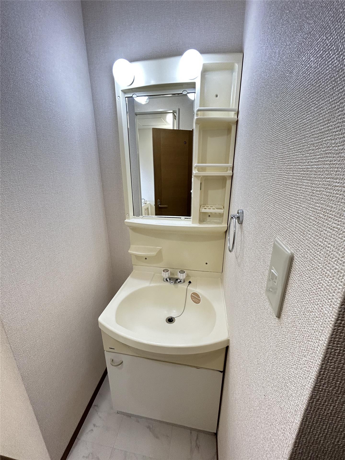 洗面設備　洗髪洗面化粧台