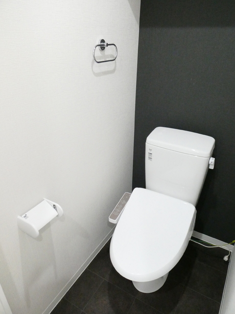 トイレ　★トイレは洗浄機能付便座です★