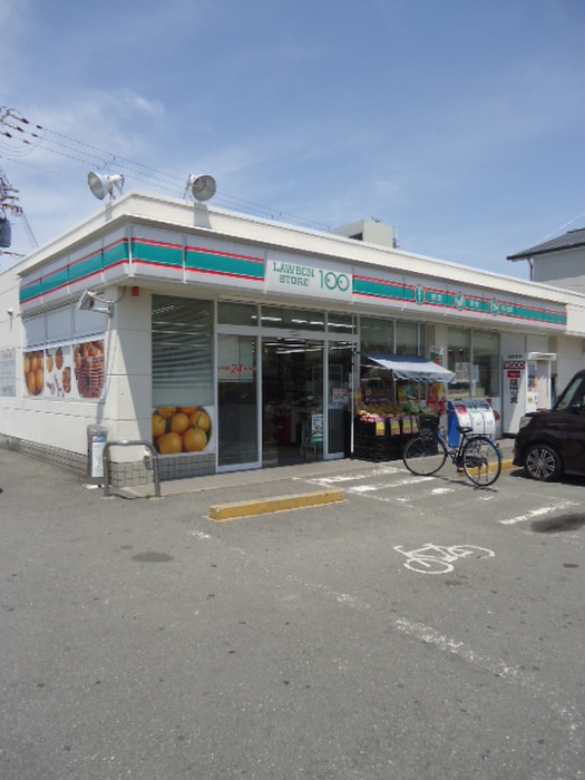 コンビニ　100円ローソン（コンビニ）まで359m
