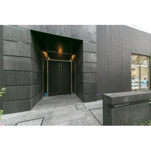 エントランス　弊社は全物件が仲介手数料半月分+税でご紹介可能です。