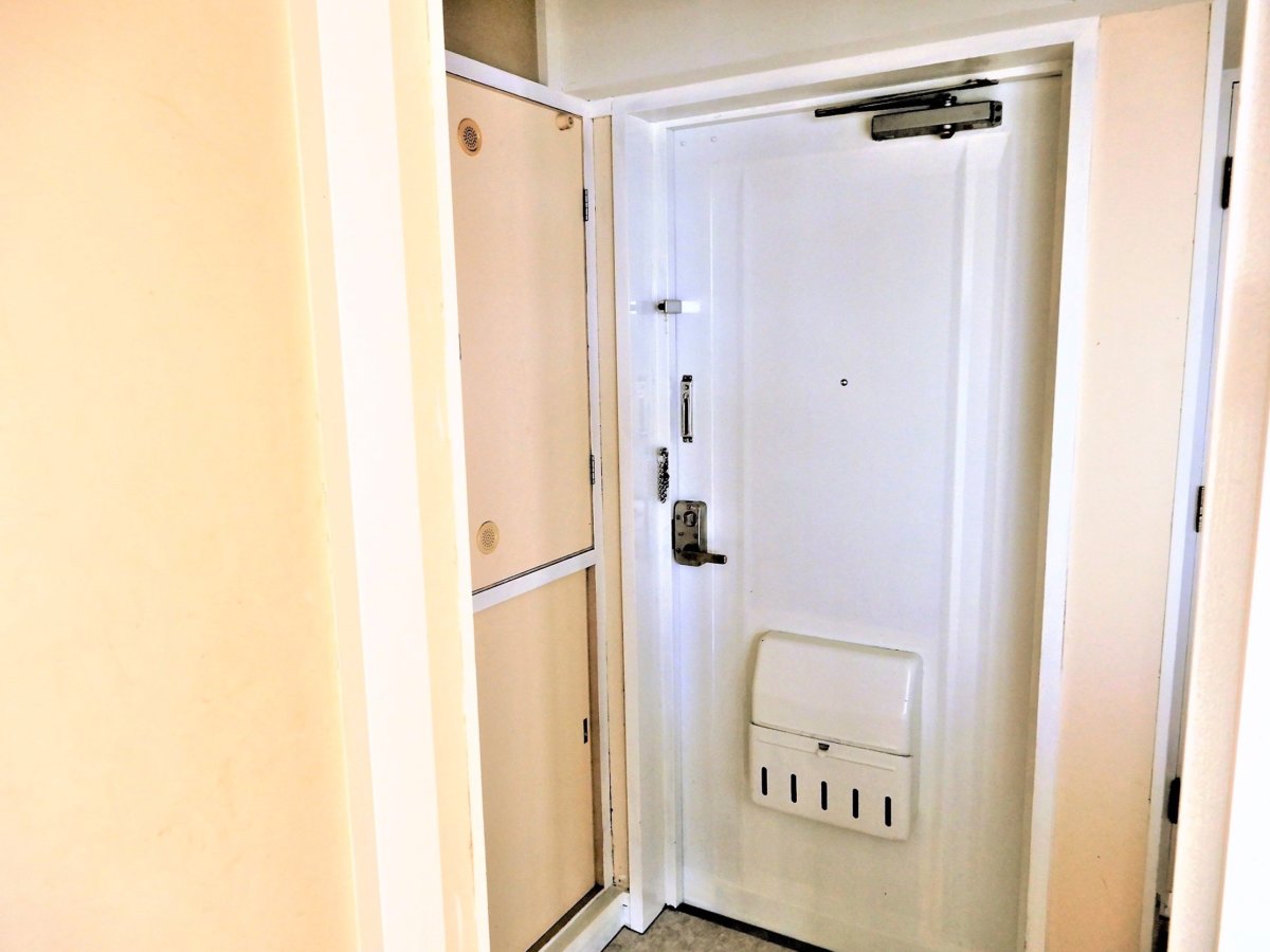 玄関　別部屋の写真です