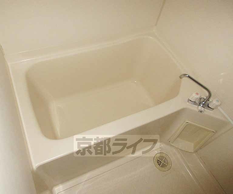 バス・シャワールーム　ゆったりとしたお風呂です。