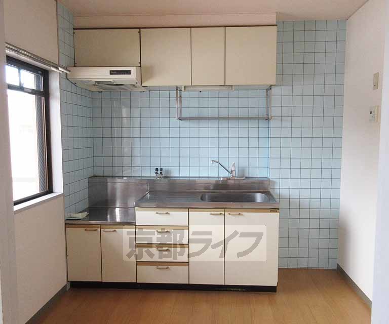 キッチン　４帖のキッチンスペース。