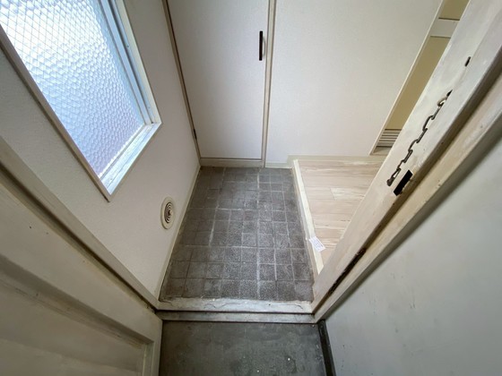 玄関　※別部屋の写真です