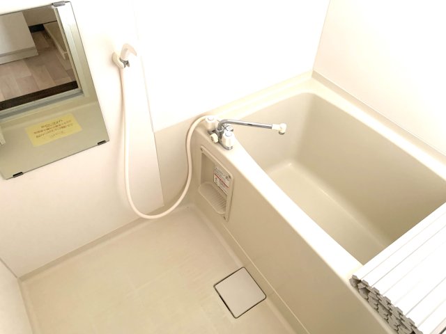 バス・シャワールーム　シャワー付き