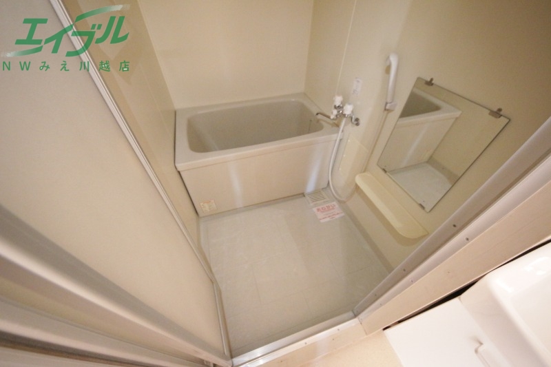 バス・シャワールーム　同型反転タイプのお写真です