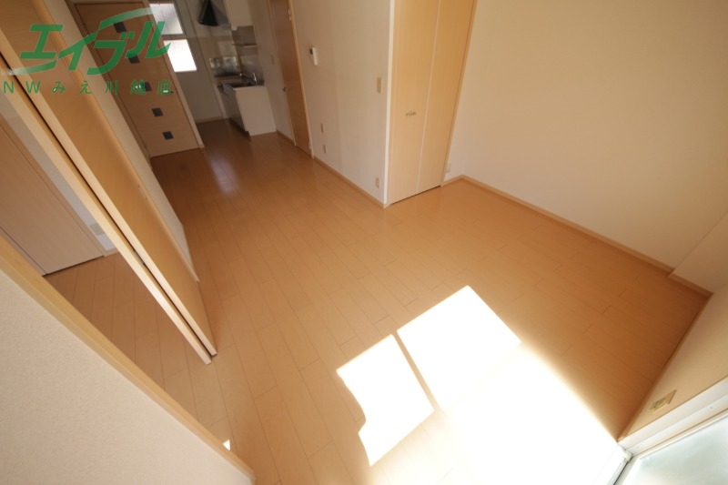 居室・リビング　同型反転タイプのお写真です