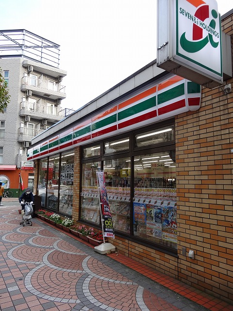 コンビニ　セブンイレブン 横浜山手駅前店（コンビニ）まで693m