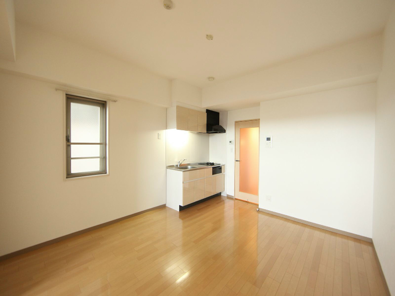 居室・リビング　LDK10.0帖　洋室6.1帖とつなげても仕切っても使えます