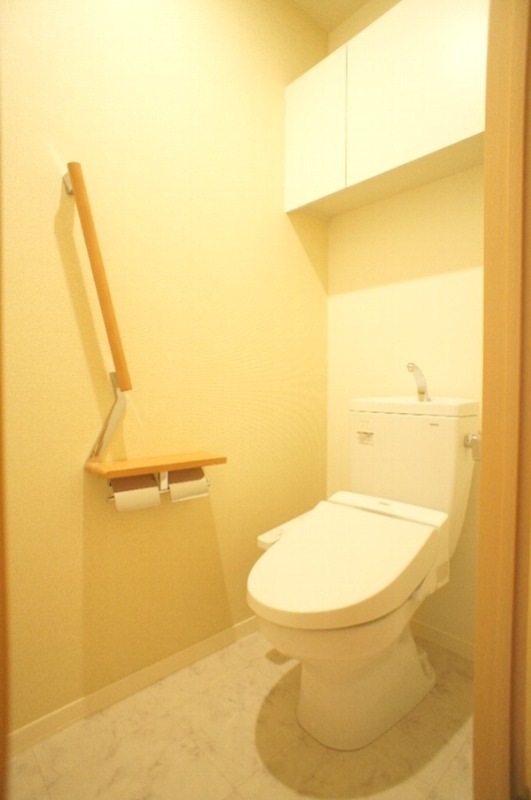 トイレ　温水洗浄便座付き☆