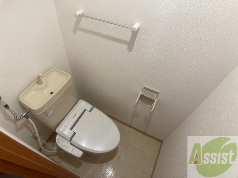トイレ　トイレです。ウォシュレット付を探している方、おすすめです。