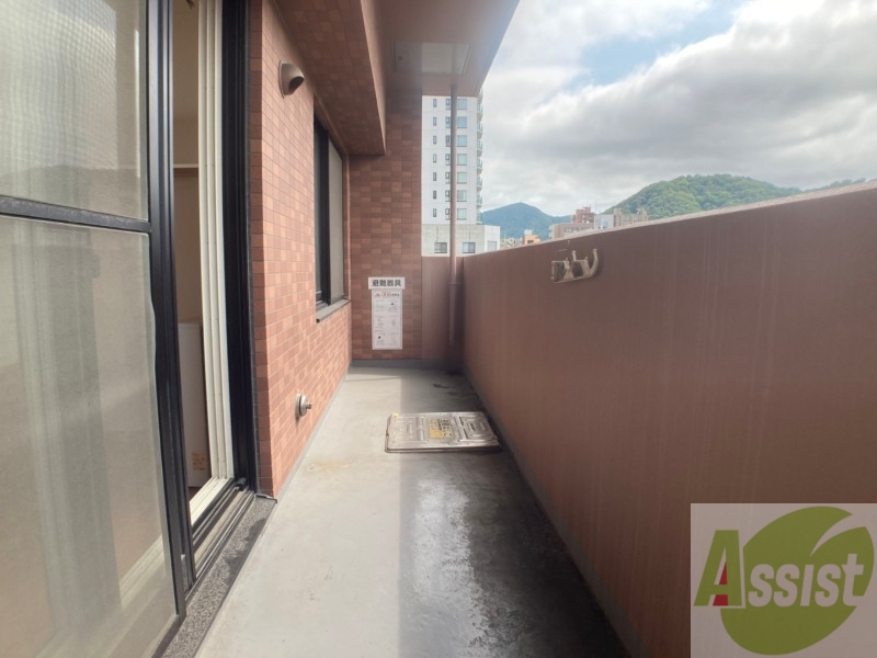 バルコニー　バルコニーです。洗濯物を干したり一息ついたりできますね！