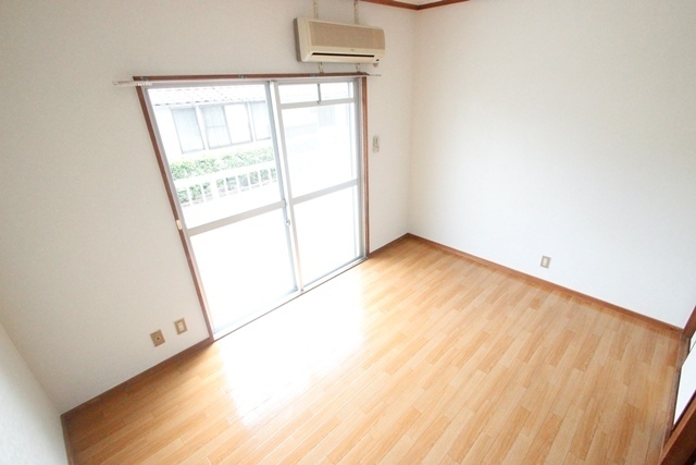 居室・リビング　別号室の写真です。