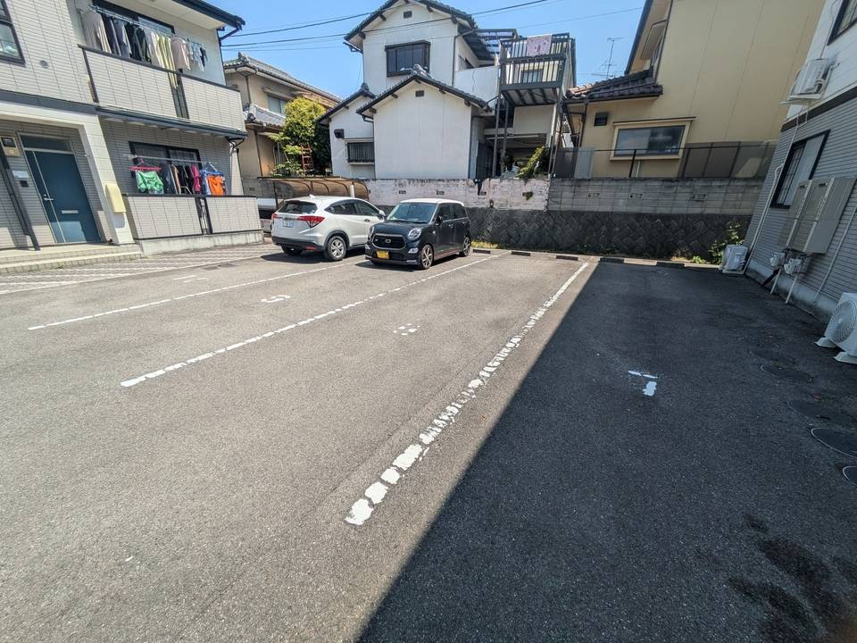 駐車場　駐車場