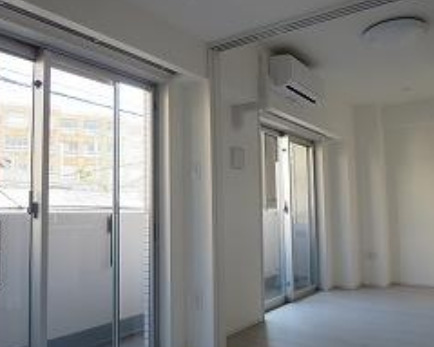 居室・リビング　別部屋の写真を使用しております。