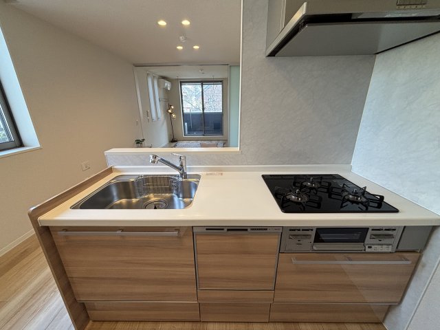 キッチン　3口コンログリル付き♪　※家具付き物件ではございません
