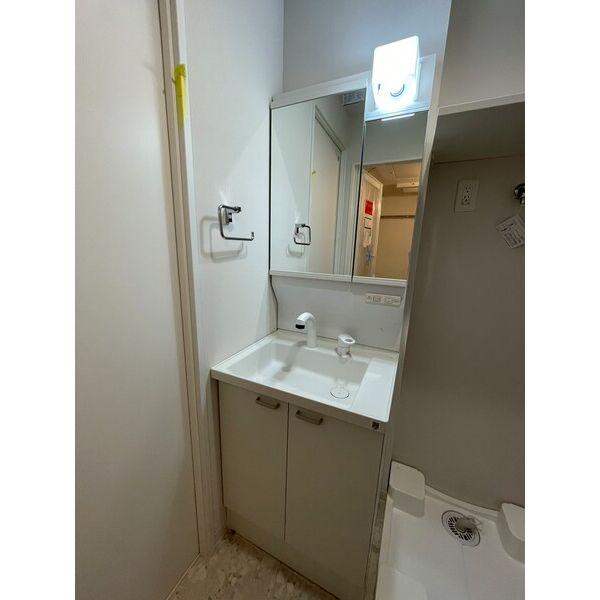 洗面設備　同シリーズ物件のモデルルームになります※現況優先