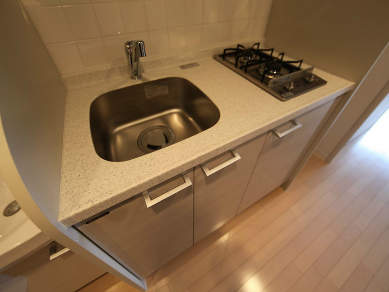 キッチン　システムキッチン（ガス2口）冷蔵庫・レンジ等ご用意できます