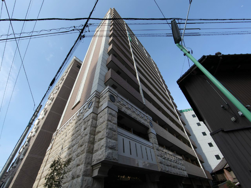 建物外観　外観　オートロック　宅配ＢＯＸ　防犯カメラ　エレベーター2台