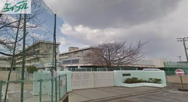 小学校　岡山市立芳泉小学校（小学校）まで1420m