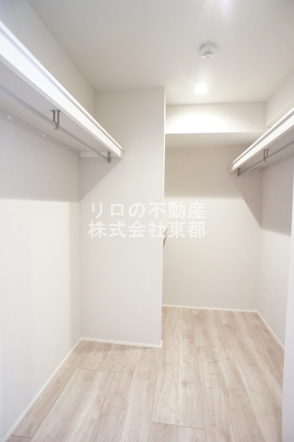 収納　歩いて通り抜けができるウォークスルークロゼットあります♪