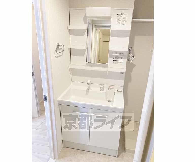 洗面設備　独立洗面台です・