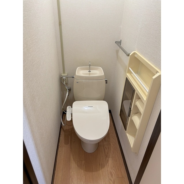 トイレ　※別のお部屋の写真です