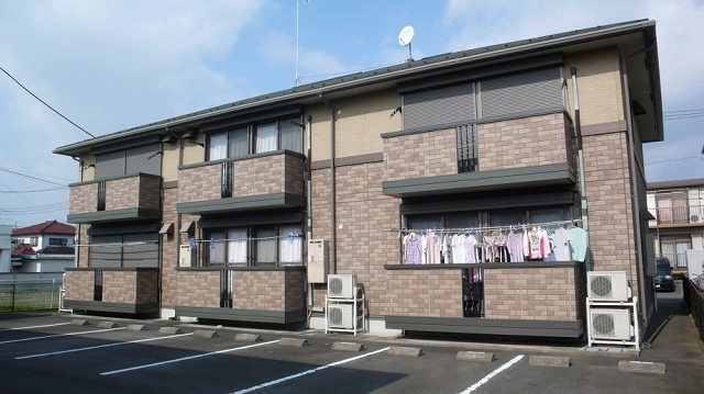 建物外観　南向きで日当たり良好　インターネット無料