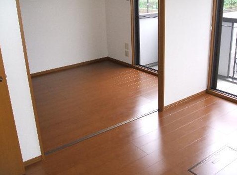 居室・リビング　南向きの明るいダイニング