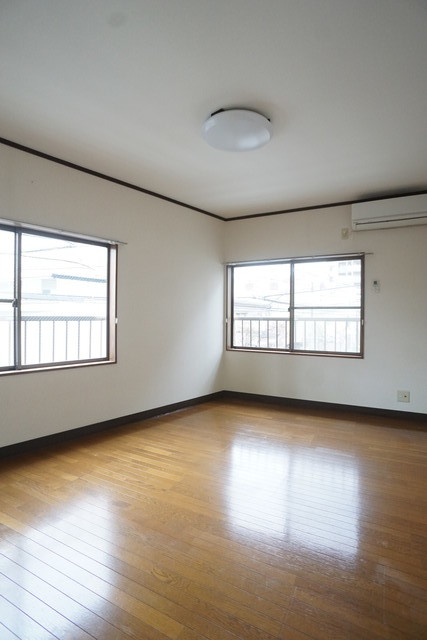 その他部屋・スペース　窓から暖かな日差しが入ります♪