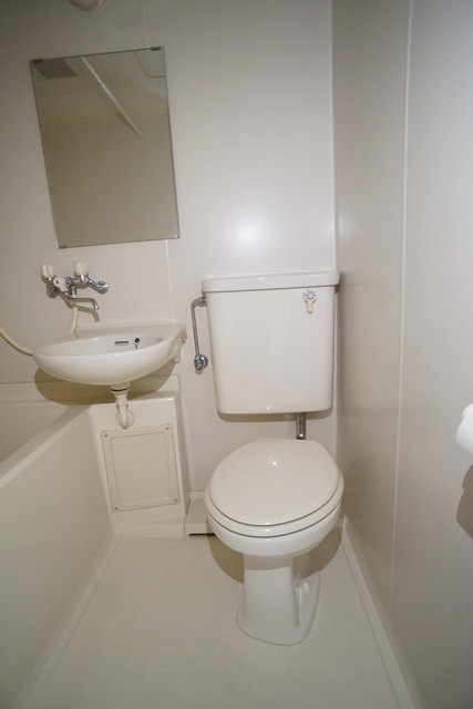 トイレ　清潔感ある洋式トイレです☆お掃除も楽々です！！