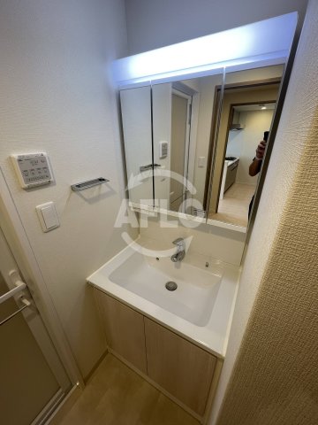 洗面設備　スプランディッド江坂駅前　洗面台