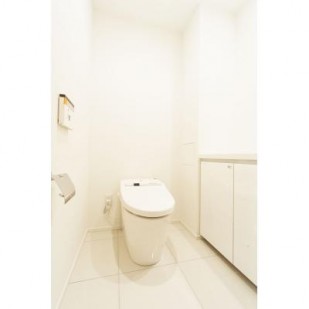 トイレ　別タイプ部屋　参考写真です