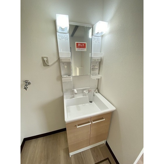 洗面設備　シャワー付き洗面台