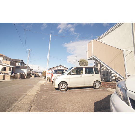 駐車場　１台込み無料