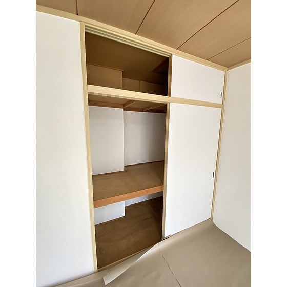 収納　押入と天袋