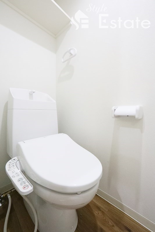 トイレ　温水洗浄便座