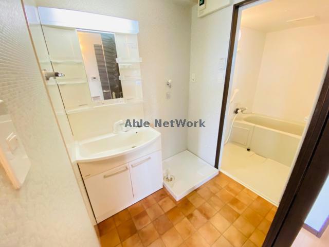 洗面設備　同型反転　現況優先