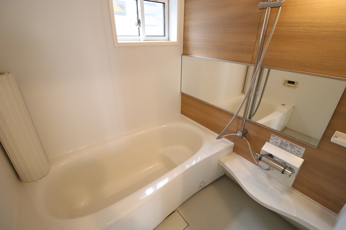 バス・シャワールーム　※同物件、同タイプ、間取り反転のお部屋です