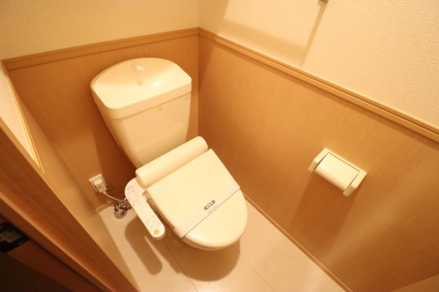 トイレ　※同物件、同タイプ、間取り反転のお部屋です