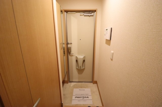 玄関　※同物件・同タイプの写真です
