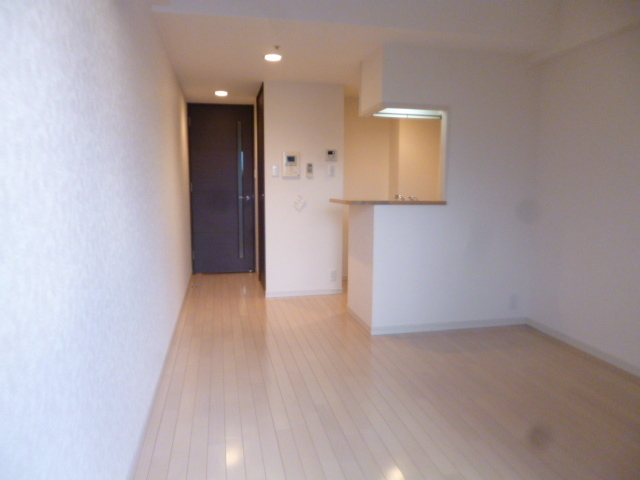 居室・リビング　９帖の洋室はとても広いですよ