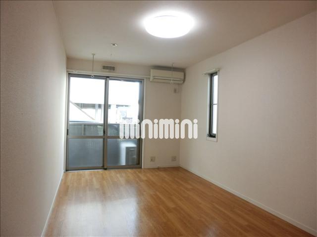 居室・リビング　７．５帖ありゆったりとした洋室