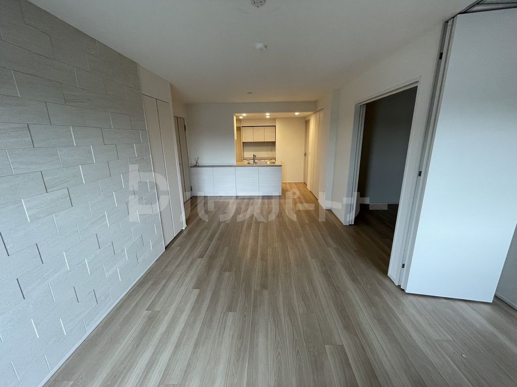 居室・リビング　エントランス